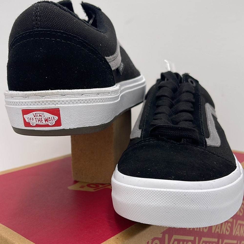 Vans WMNS Black and Gray Sneakers Bmx Old Skool
Black/Gray/White
VN0A5JIP9BG - Picture 8 of 16